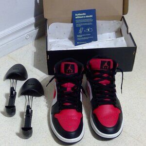 Nike Air Jordan 1 Men's Mid Size 11 Gorgeous *BRED* in the Box W/New Shoe Trees